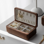 Schmuckschatulle — Kompakter Holz-Organizer mit Naturfinish