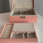 Moderne Schmuckschatulle — Organizer mit Samt-Innenfutter